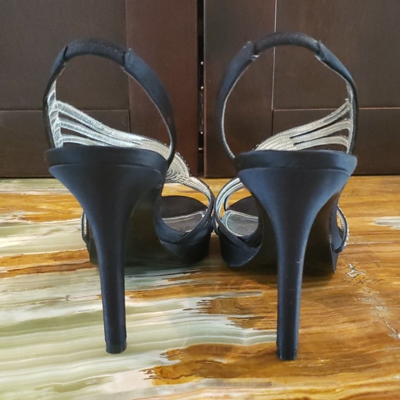 Sandals - Picture 4 of 4